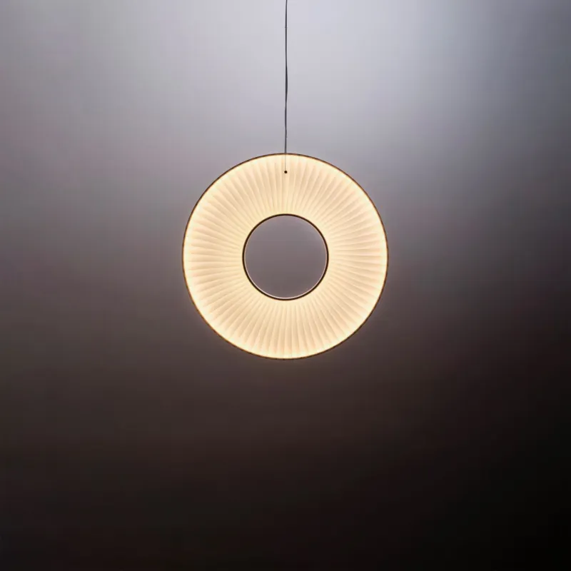 Wysoka jakość 10 heures 10 Lampa wisząca Iris vertical śr. 60 cm biała