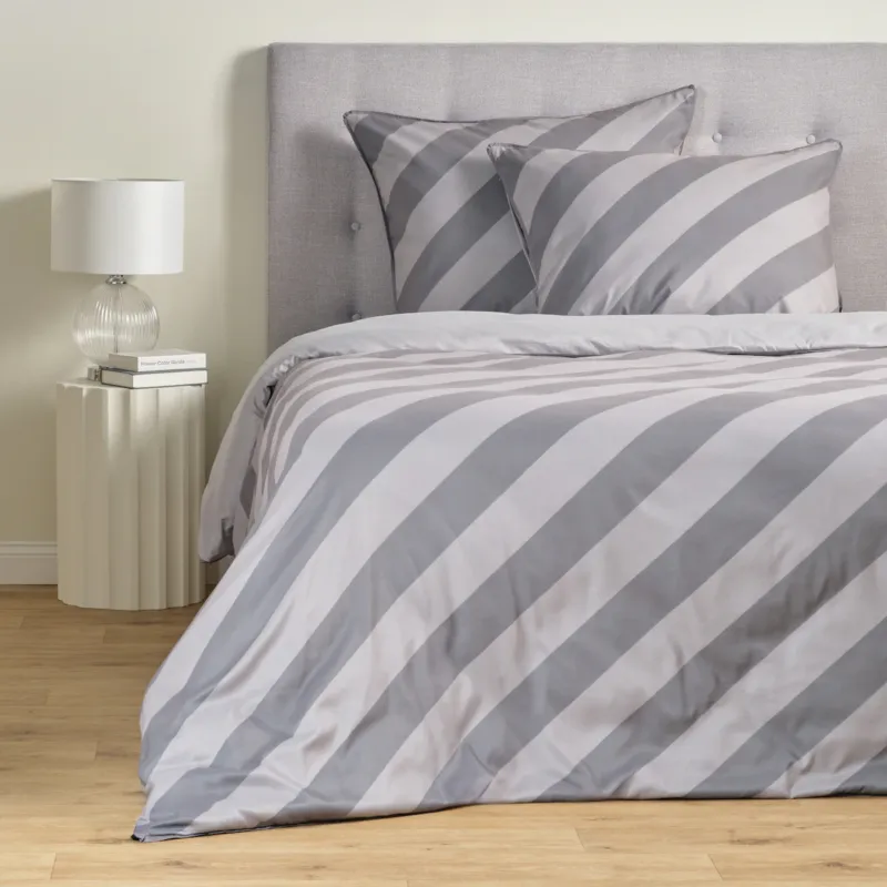 Do wyczerpania zapasów Komplet pościeli z mikrofibry Pasiu 160x200 cm z 2 poszewkami 70x80 -