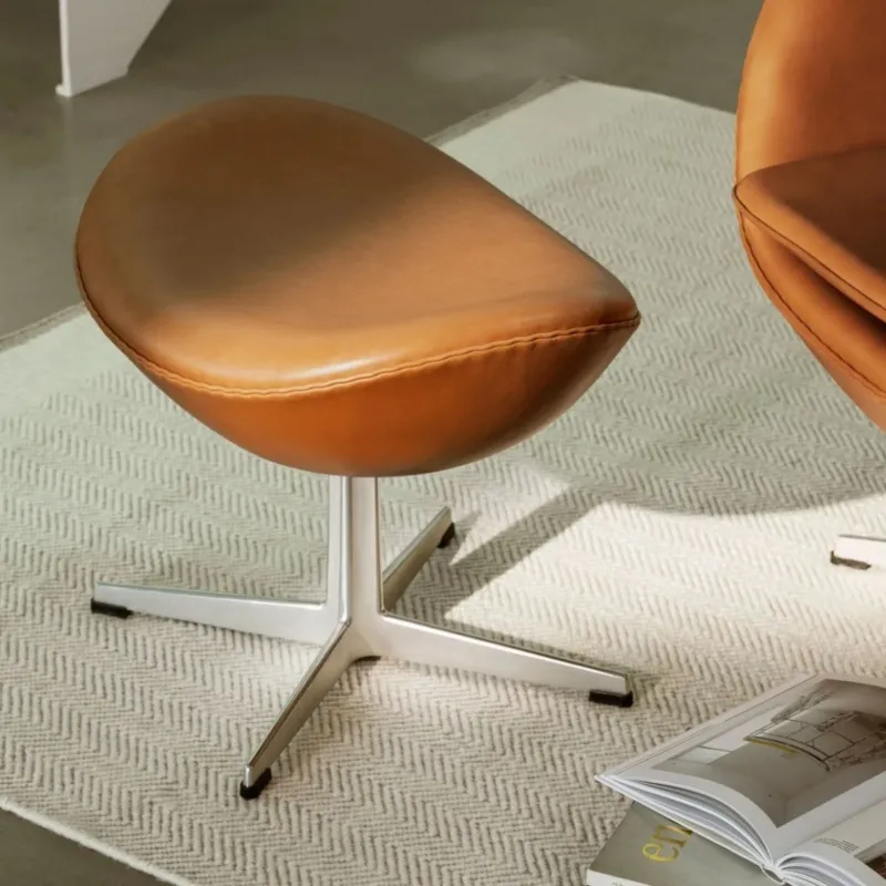 Komfortowy podnóżek Egg Fritz Hansen Kup online