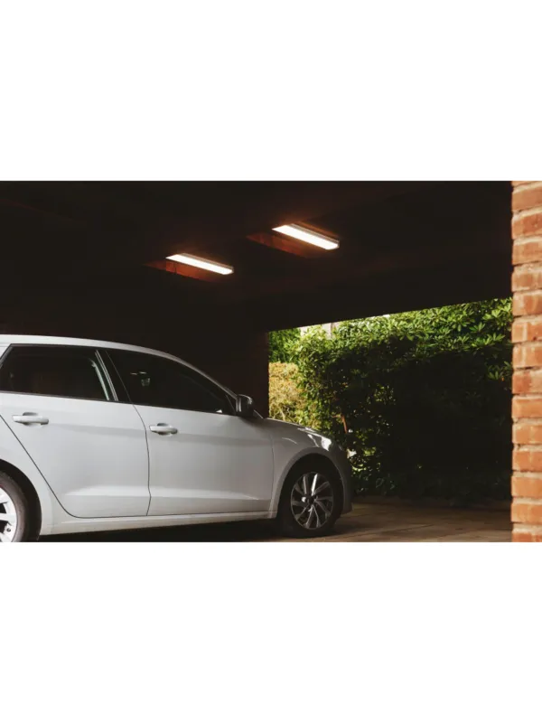 Podłużna oprawa sufitowa garażowa Burbank 90 cm z sesorem ruchu IP65 LED 4000K 3450lm Ograniczona ilość