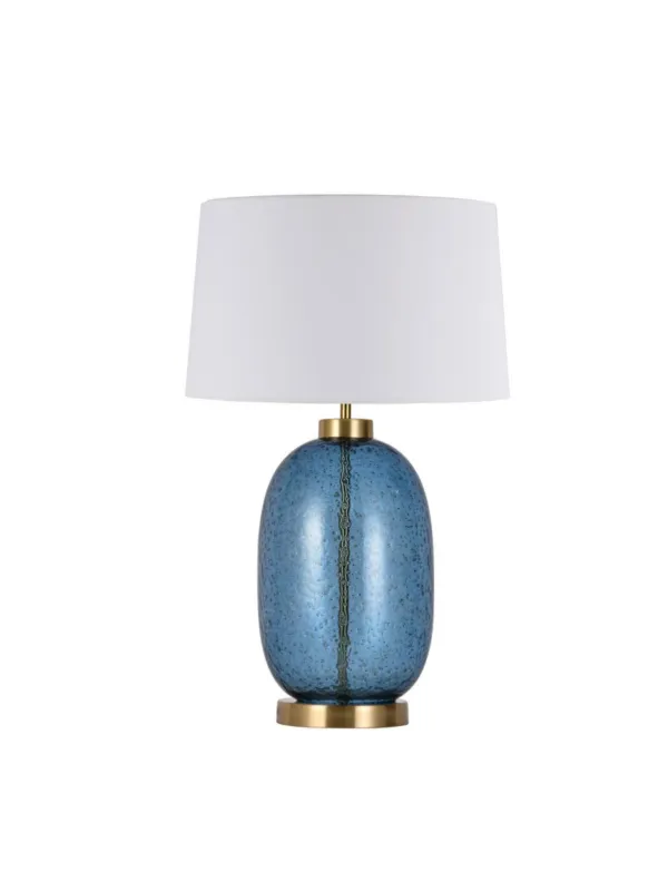 Elegancka lampa stołowa z niebieską szklaną podstawą Amur z białym abażurem na komodę Nie przegap