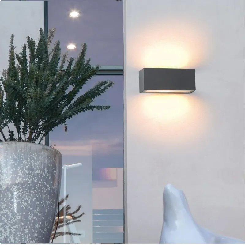 Lampa scienna ogrodowa E146 minimalistyczna oprawa elewacyjna kolor grafitowy E146 Zambelis Obniżka ceny