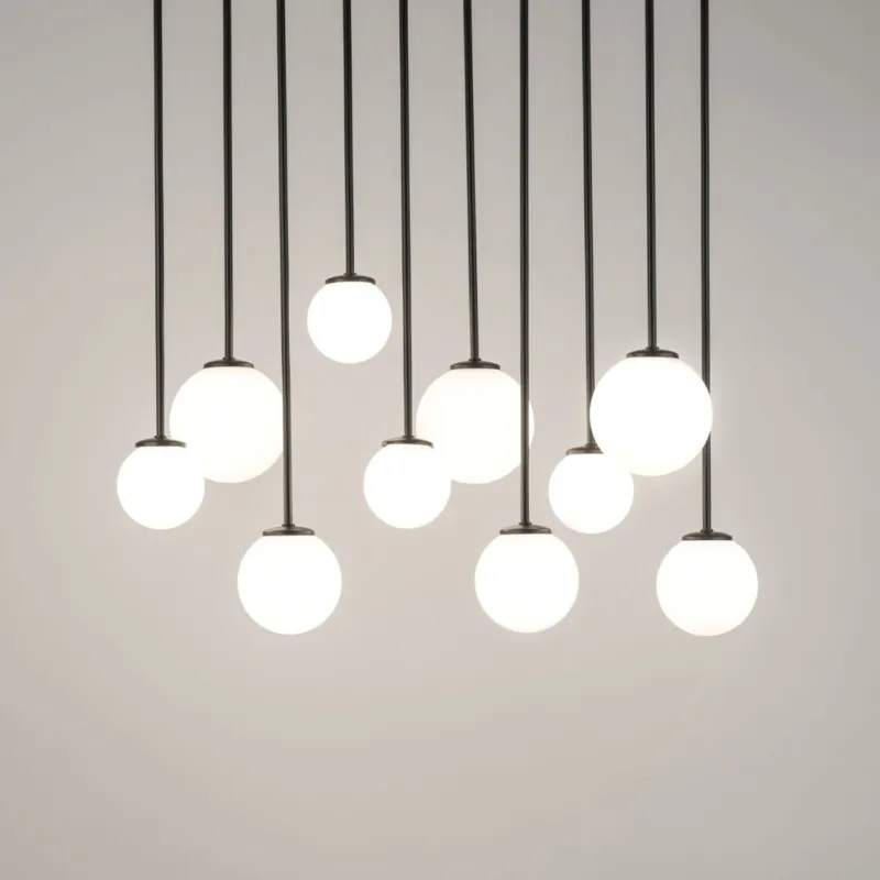 Lampa sufitowa Damazy 10 z kloszami o różnych wielkościach Wysoka jakość