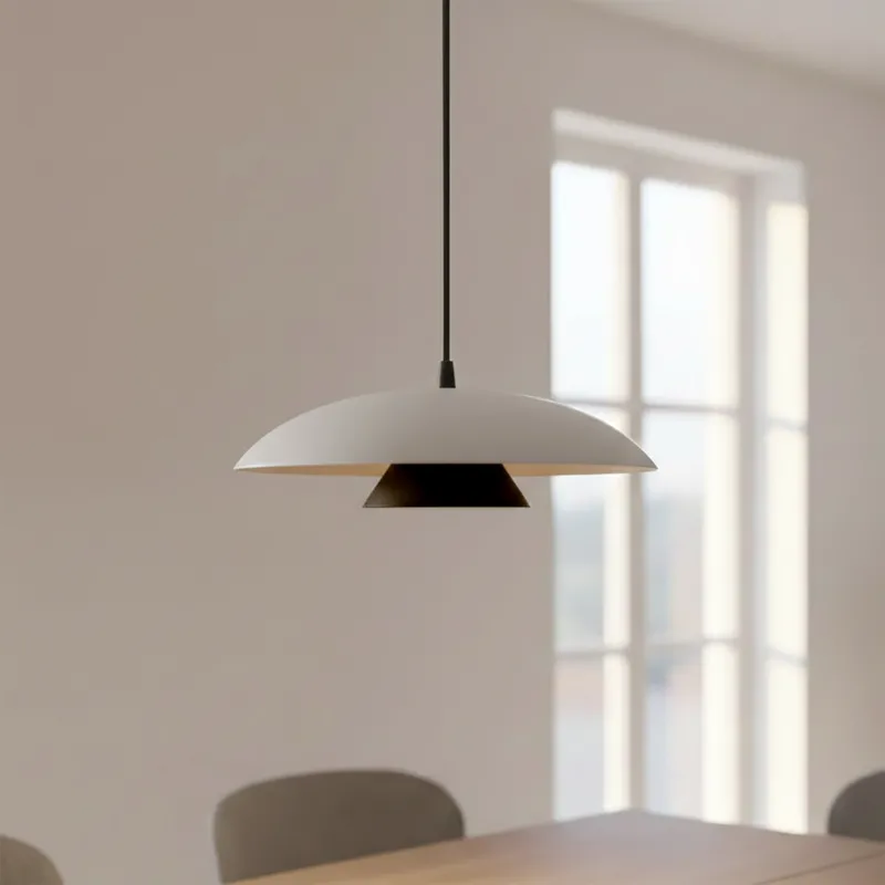Szybka dostawa Pojedyncza lampa wisząca z biało-czarnym kloszem Lumiera